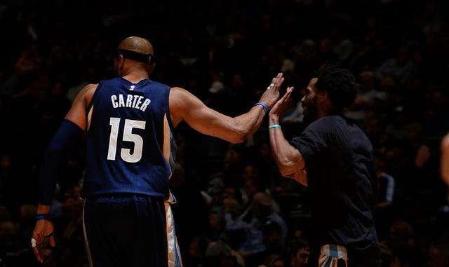 攻守双方的 攻守双方的